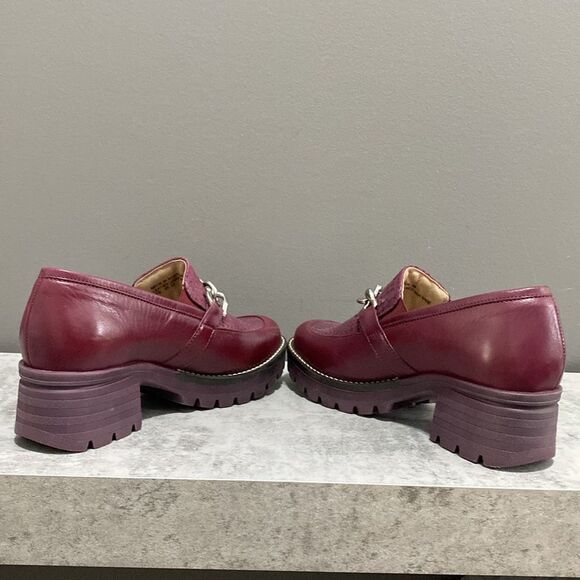 Dromedaris Leather Women's Burgundy Loafers w/silver Chain Detail Size 38 US 8 - Picture 10 of 16